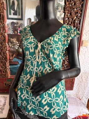 Tie-Front Floral V-Neck Blouse in Teal and Cream
